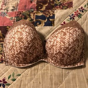 Dreamfit 38DD bra. Good condition with no stains.